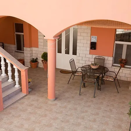 Lilly Appartement Kali